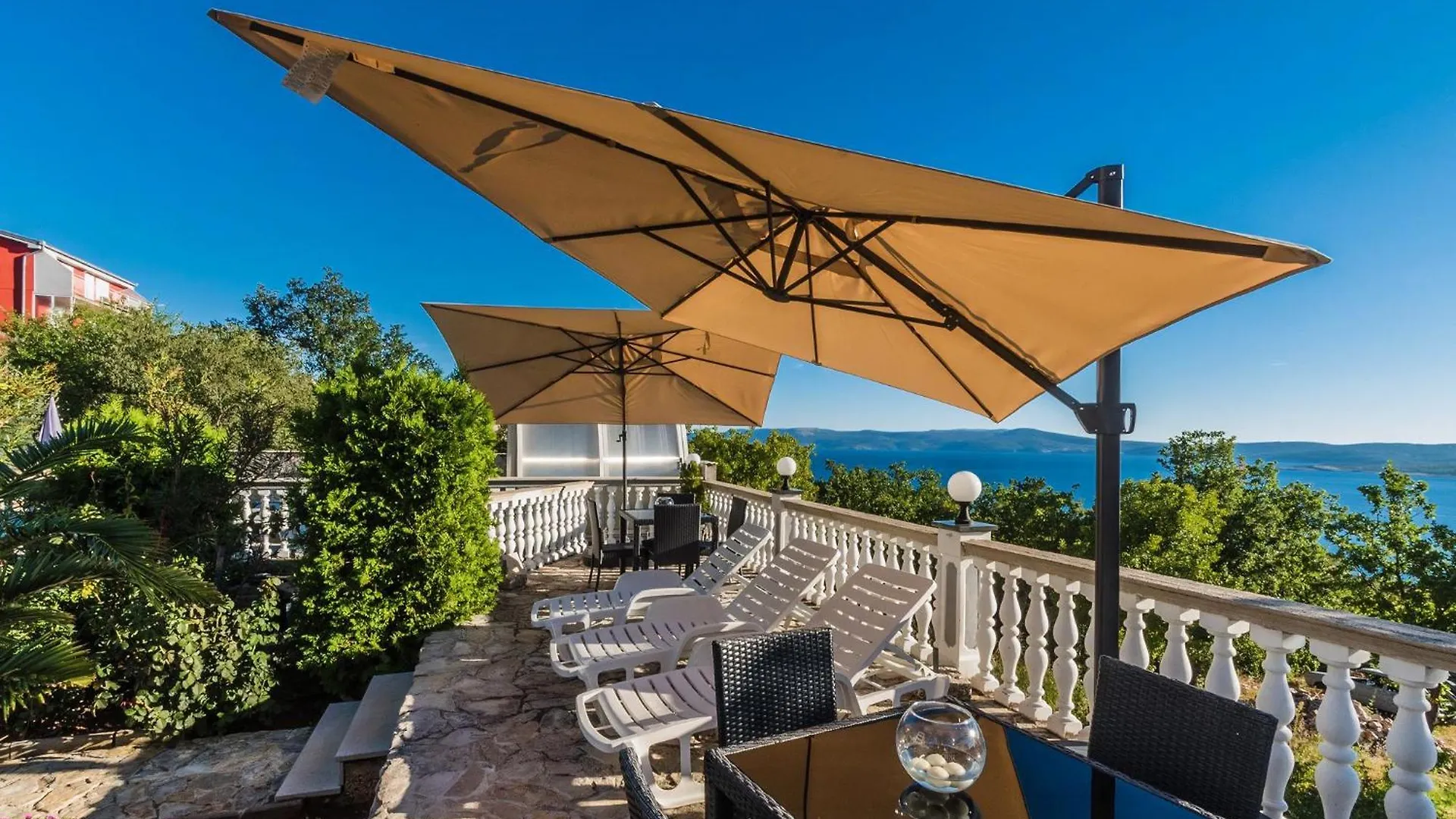 Wohnung Mit Grossem Pool Und Meerblick Crikvenica Apartment