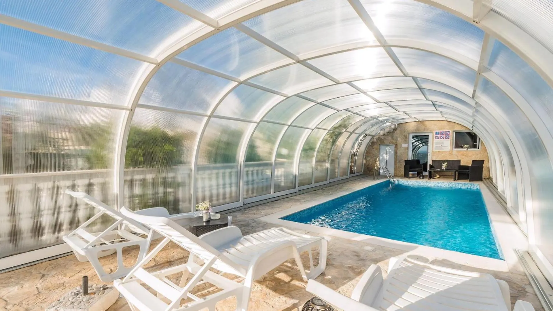 Wohnung Mit Grossem Pool Und Meerblick Crikvenica