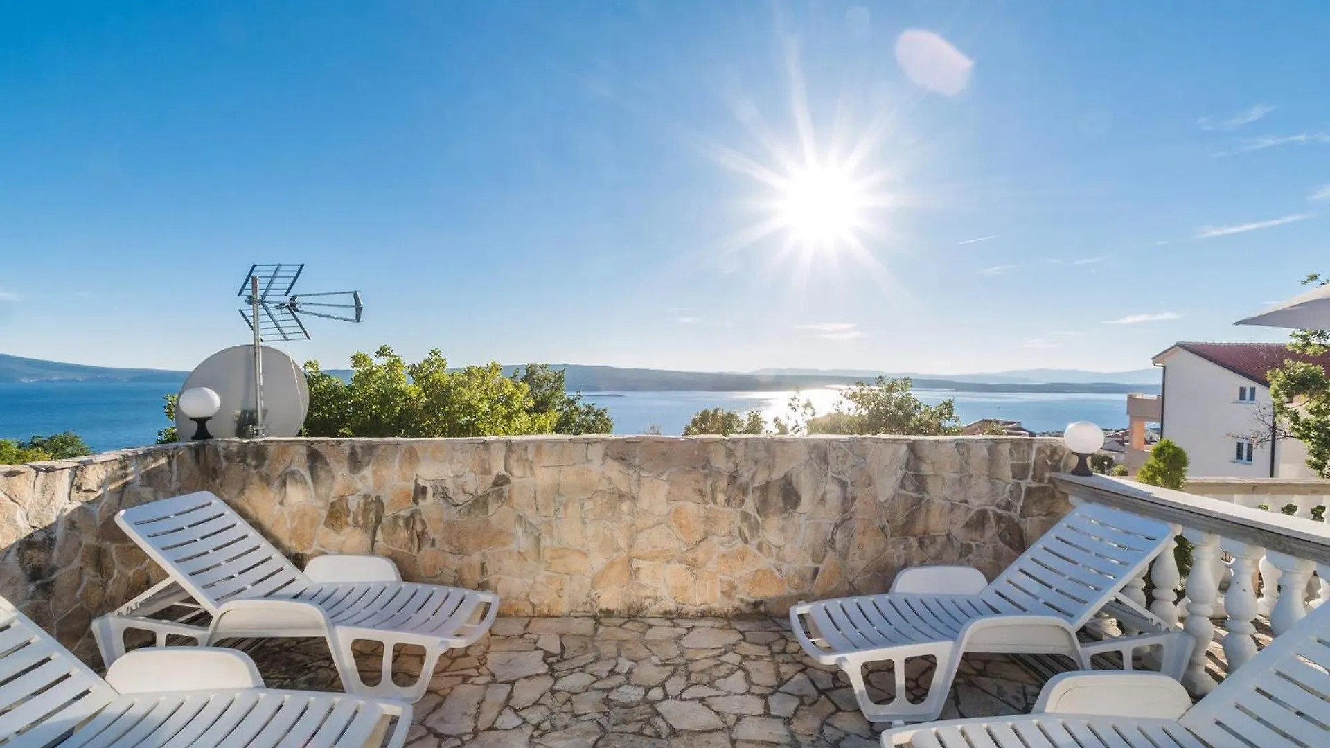 Wohnung Mit Grossem Pool Und Meerblick Crikvenica Apartment